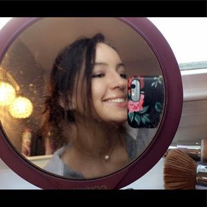 Meet your Posher, Devin